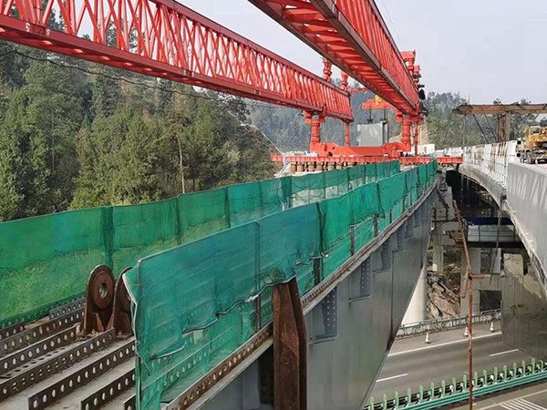 预制梁架设机的工作原理 桥梁施工架桥机厂家